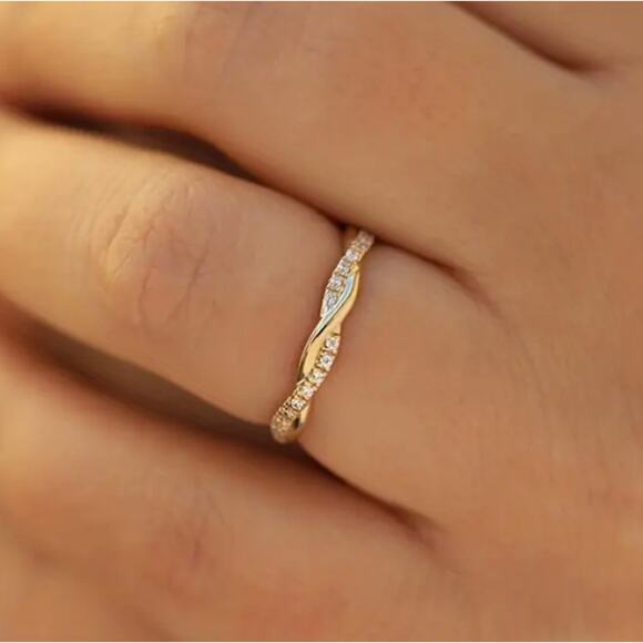 Twisted Golden Cubic Zirconia Delicate Fashion Stackable Twist Band Ring Size 9 - Picture 4 of 5